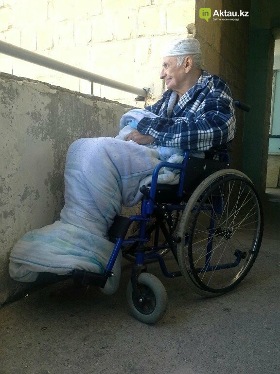 "На птичьих правах": в Актау 65-летнему инвалиду отказали в..., фото-1 "На птичьих правах": в Актау 65-летнему инвалиду отказали в оформлении земли, фото-1