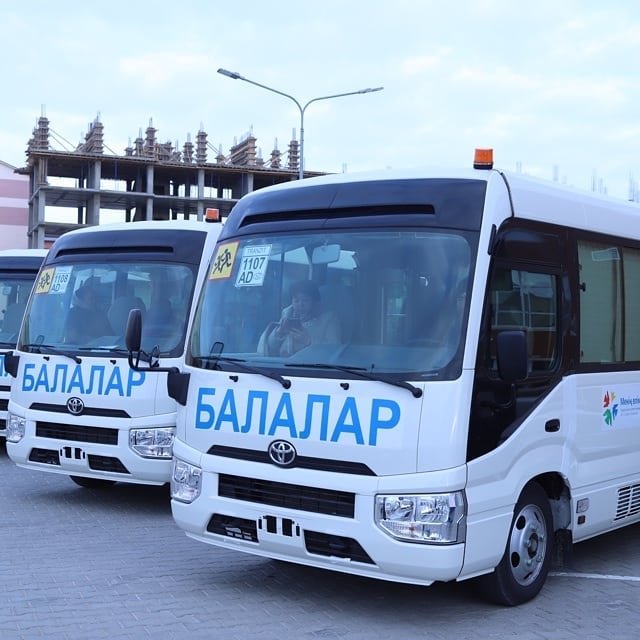 Новые реанимобили и школьные автобусы закупили для Жанаозена, фото-3 Новые реанимобили и школьные автобусы закупили для Жанаозена, фото-3